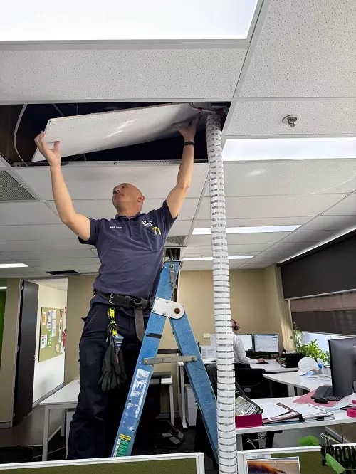 Commercial electricians services